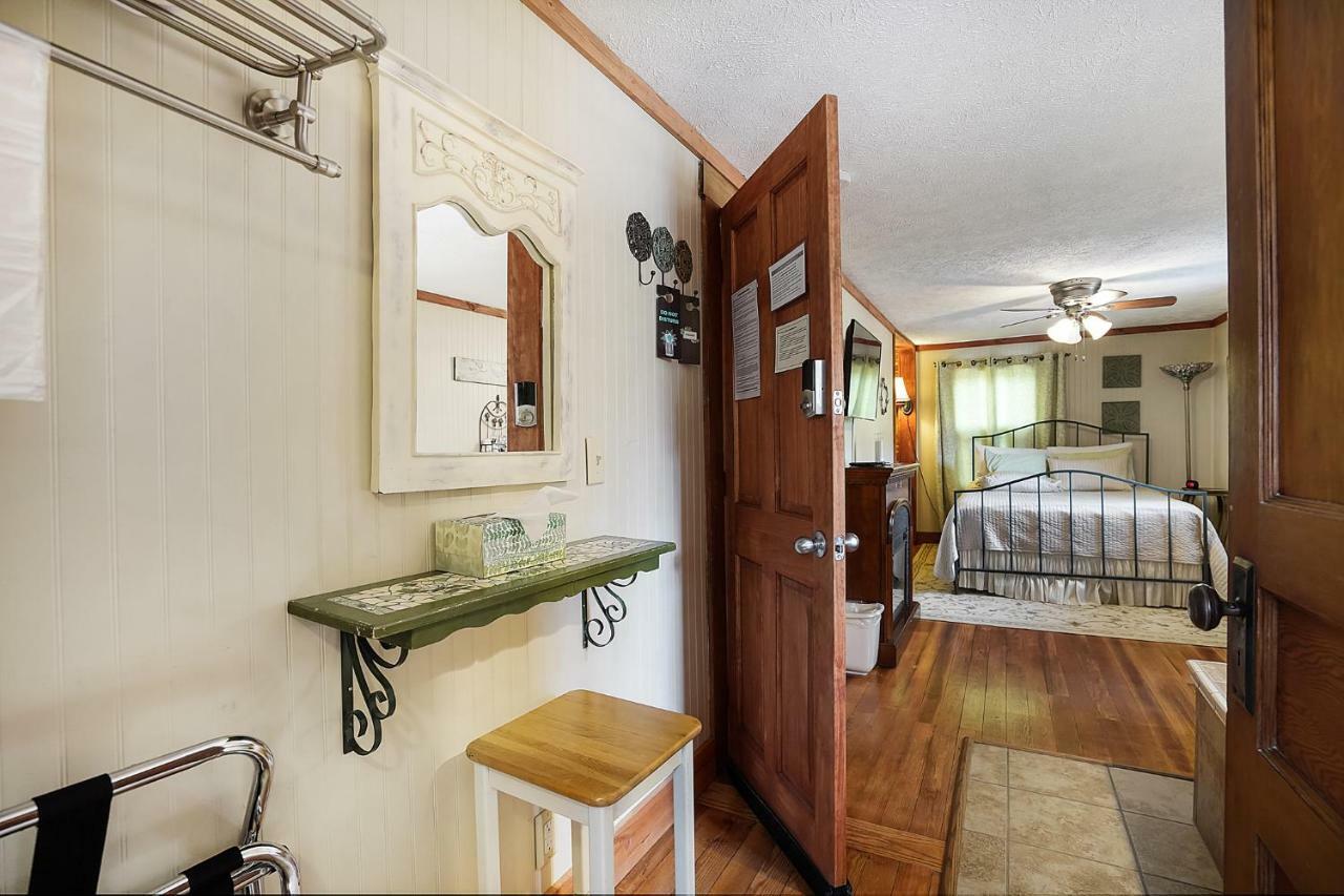 Hocking Hills Inn โลแกน ภายนอก รูปภาพ