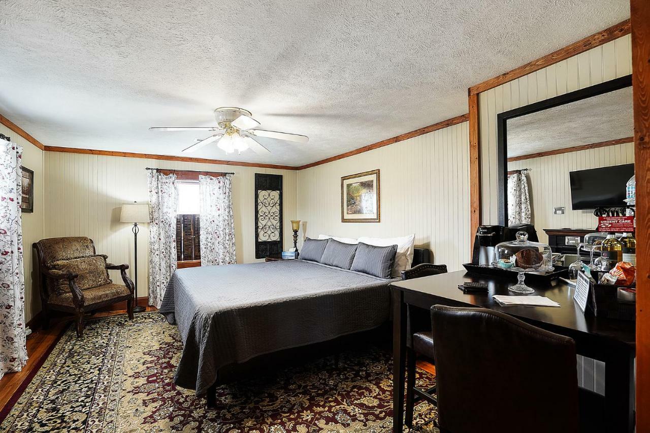 Hocking Hills Inn โลแกน ภายนอก รูปภาพ