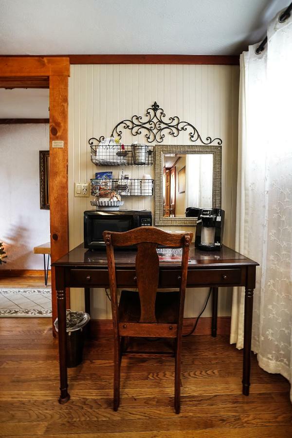 Hocking Hills Inn โลแกน ภายนอก รูปภาพ