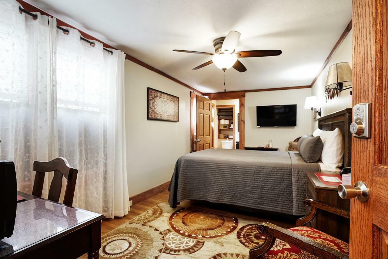 Hocking Hills Inn โลแกน ภายนอก รูปภาพ