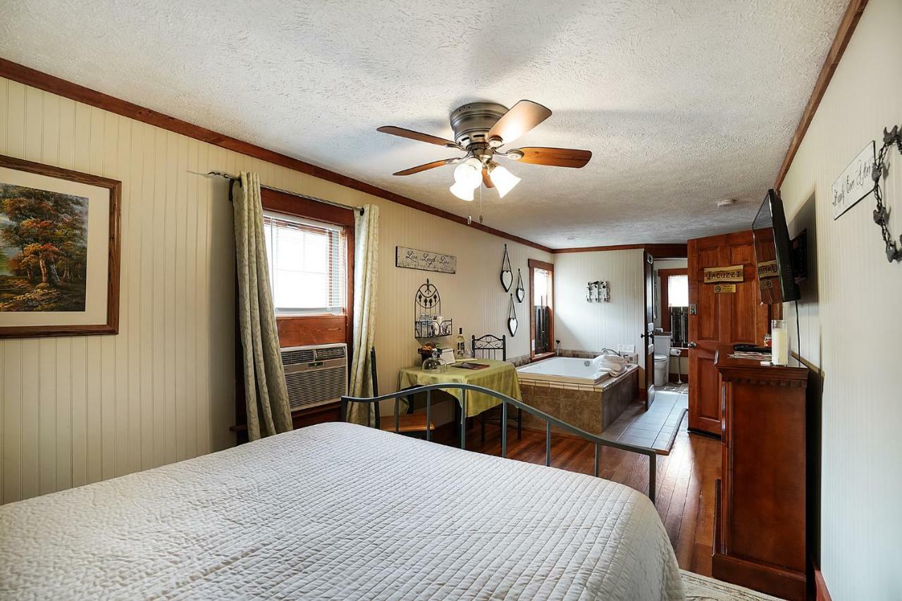 Hocking Hills Inn โลแกน ภายนอก รูปภาพ